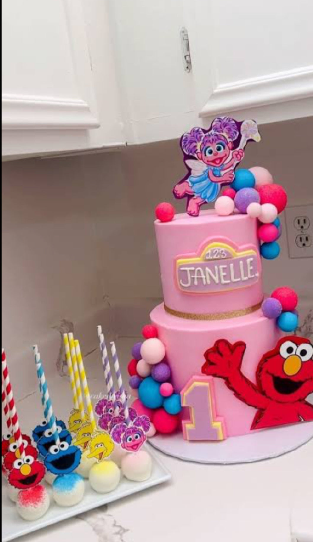 Sesame street Cake-pops topper/ elmo’s cake-pops